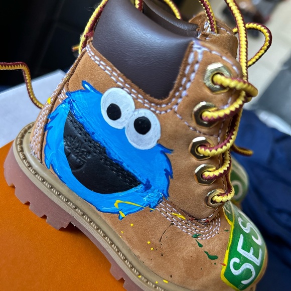 Custom Sesame Street Painted Timberlands - Picture 4 of 7